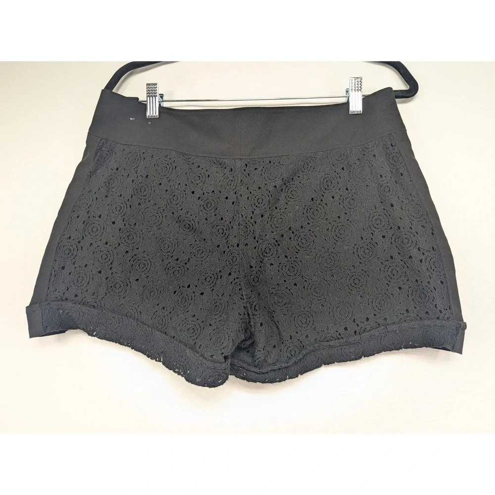 maurices Black‎ Crochet Lace Detail Cuffed Shorts Women's Size 7/8